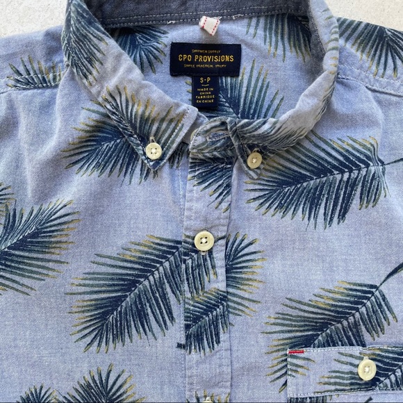 Chambray Palm Print s/s button down shirt - Picture 3 of 5